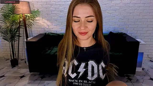 Adelyna Bird online show from 03/09/25, 11:58