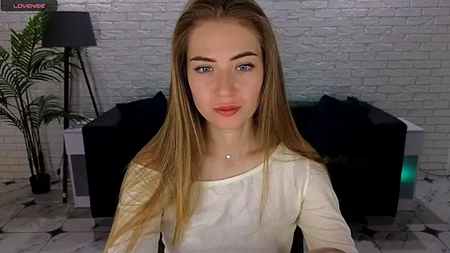 Adelyna Bird online show from 09/16/25, 06:14