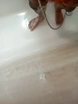 Snapshot of vicky_897n chatting on 12/18/25, 11:05 vicky 897n online show from 12/18/25, 11:05