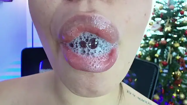 lisbet21x online show from 12/31/24, 03:53