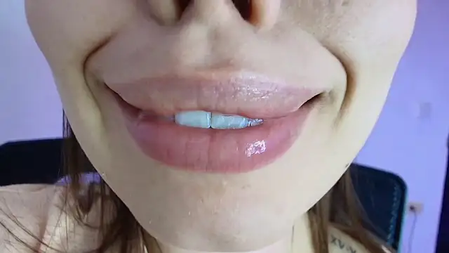 lisbet21x online show from 12/15/25, 09:30