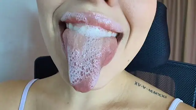 lisbet21x online show from 04/08/26, 09:59