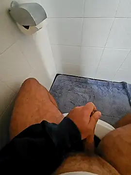 Dolceporco19 online show from 10/13/25, 08:47