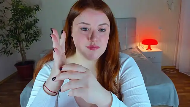 PolinaSalvatore online show from 12/13/25, 07:53