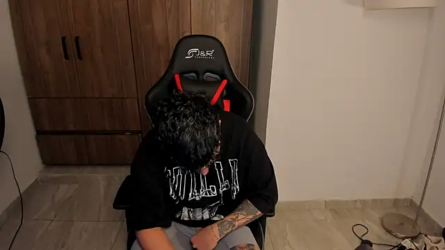 Snapshot of Jake_simons chatting on 11/09/25, 12:53 Jake simons online show from 11/09/25, 12:53