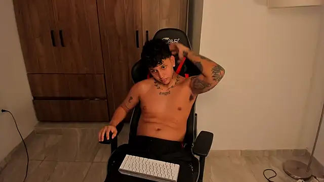 Snapshot of Jake_simons chatting on 11/13/25, 11:09 Jake simons online show from 11/13/25, 11:09