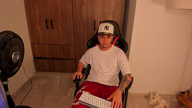 Snapshot of Jake_simons chatting on 01/09/26, 10:29 Jake simons online show from 01/09/26, 10:29