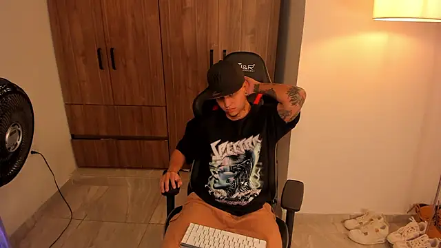 Snapshot of Jake_simons chatting on 01/14/26, 09:59 Jake simons online show from 01/14/26, 09:59