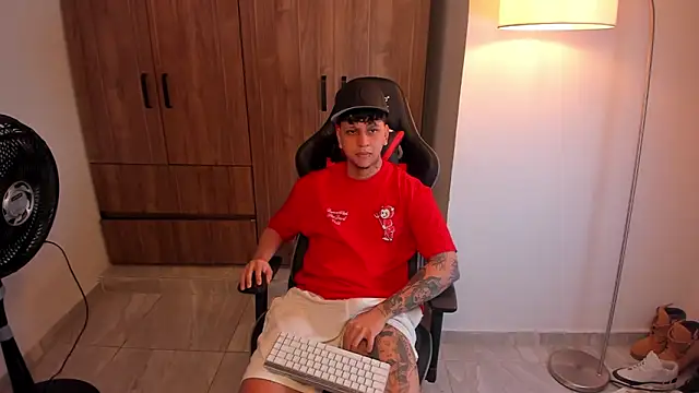 Snapshot of Jake_simons chatting on 02/02/26, 05:39 Jake simons online show from 02/02/26, 05:39