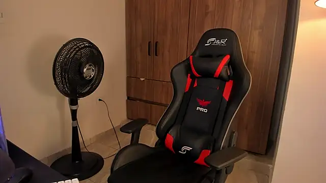 Snapshot of Jake_simons chatting on 02/15/26, 05:37 Jake simons online show from 02/15/26, 05:37