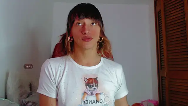 Snapshot of Summer_XO chatting on 12/11/24, 01:58 Summer XO online show from 12/11/24, 01:58