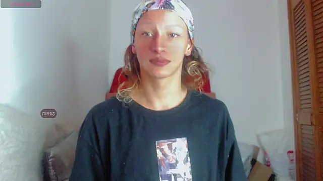 Snapshot of Summer_XO chatting on 12/24/24, 02:10 Summer XO online show from 12/24/24, 02:10