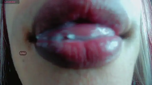 Snapshot of Summer_XO chatting on 02/06/25, 05:03 Summer XO online show from 02/06/25, 05:03