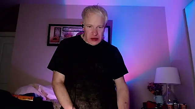 Snarfle82 online show from 11/29/25, 04:48