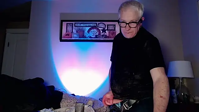 Snarfle82 online show from 12/03/25, 05:15