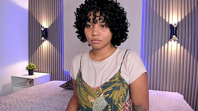 Zafiiraa online show from 02/10/25, 11:46