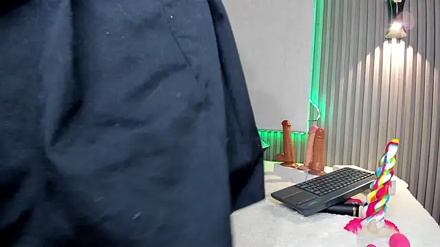 Zafiiraa online show from 02/13/25, 02:42