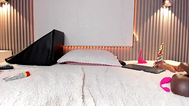 Zafiiraa online show from 03/10/25, 06:34