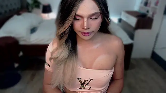 liaa lurrecams online show from 12/16/25, 11:37