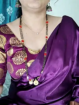 Snapshot of Indian_desi_wife chatting on 03/04/26, 01:55 Indian desi wife online show from 03/04/26, 01:55
