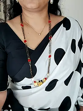Snapshot of Indian_desi_wife chatting on 04/03/26, 01:25 Indian desi wife online show from 04/03/26, 01:25