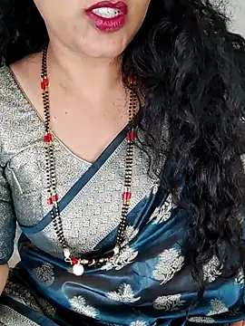 Snapshot of Indian_desi_wife chatting on 04/10/26, 02:17 Indian desi wife online show from 04/10/26, 02:17