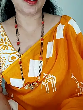 Snapshot of Indian_desi_wife chatting on 04/18/26, 02:04 Indian desi wife online show from 04/18/26, 02:04