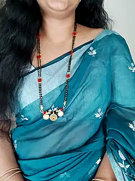 Snapshot of Indian_desi_wife chatting on 04/18/26, 03:49 Indian desi wife online show from 04/18/26, 03:49