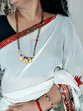Snapshot of Indian_desi_wife chatting on 04/22/26, 01:52 Indian desi wife online show from 04/22/26, 01:52