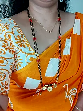 Snapshot of Indian_desi_wife chatting on 05/18/26, 01:45 Indian desi wife online show from 05/18/26, 01:45