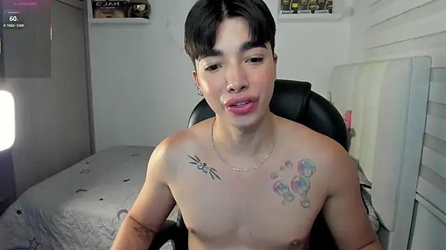 santy7v7 online show from 12/14/25, 02:33