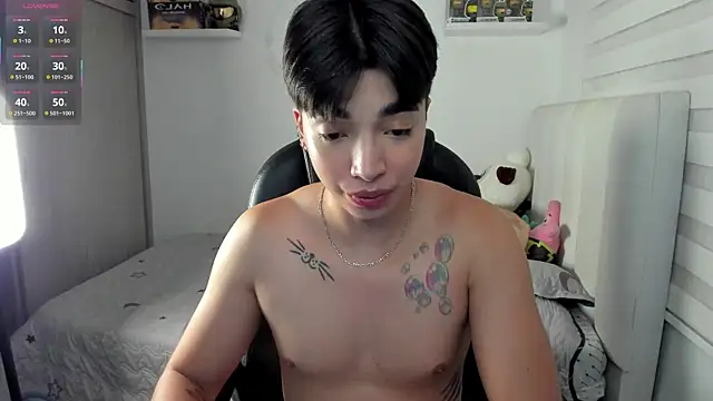 santy7v7 online show from 12/17/25, 01:28