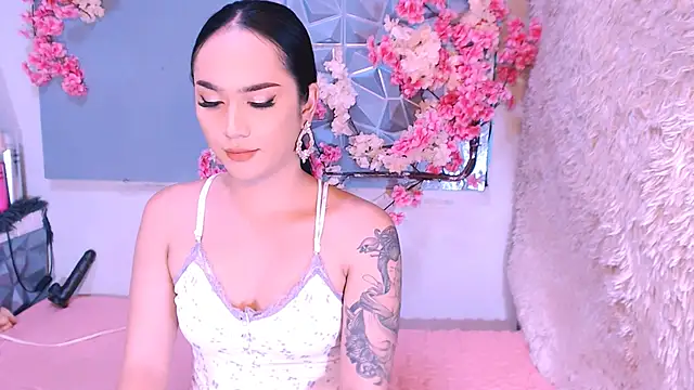 Oriental Tiara online show from 01/18/26, 03:10