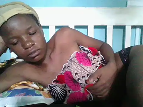 Snapshot of sweetchic_ chatting on 02/25/25, 01:39 sweetchic online show from 02/25/25, 01:39