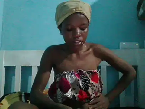 Snapshot of sweetchic_ chatting on 02/25/25, 05:25 sweetchic online show from 02/25/25, 05:25