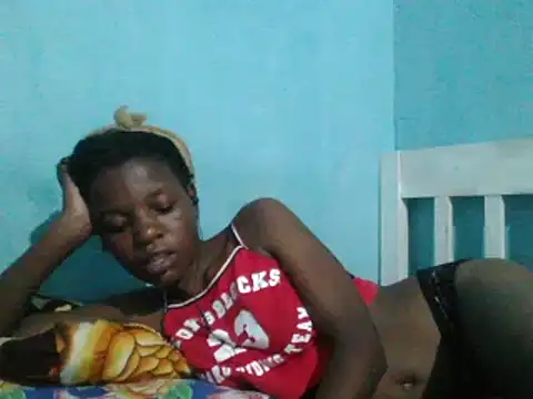 Snapshot of sweetchic_ chatting on 03/12/25, 10:39 sweetchic online show from 03/12/25, 10:39