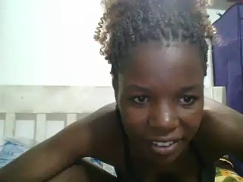 Snapshot of sweetchic_ chatting on 10/19/25, 06:52 sweetchic online show from 10/19/25, 06:52