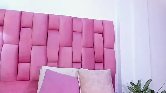 Lia sarahi online show from 02/16/25, 11:27