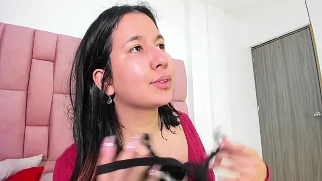 Lia sarahi online show from 12/19/25, 11:39