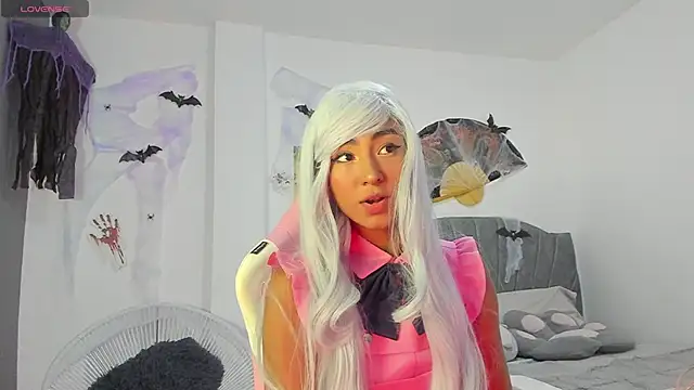 Snapshot of khaliope chatting on 10/28/25, 03:43 khaliope online show from 10/28/25, 03:43