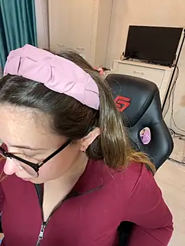 DienkaGreen online show from 11/27/25, 07:54