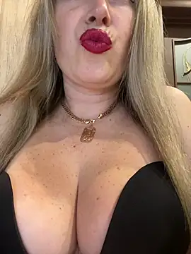 Kittenforyou online show from 02/18/26, 01:29