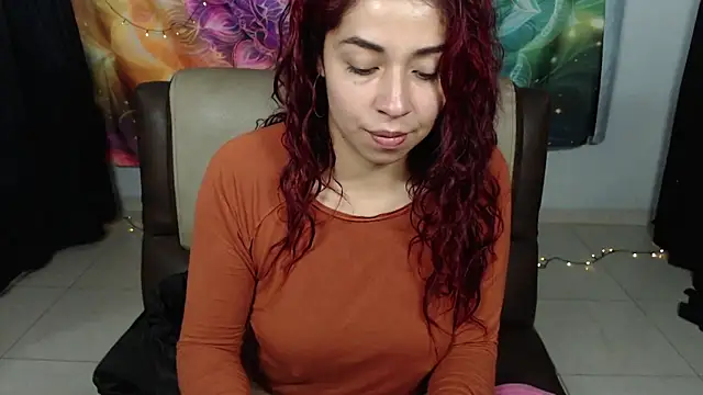 Snapshot of Alexxx_andr4 chatting on 02/14/25, 02:18 Alexxx andr4 online show from 02/14/25, 02:18