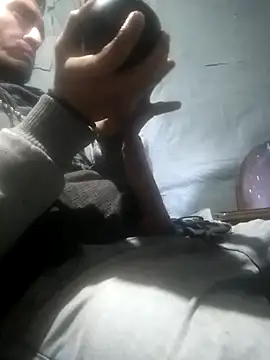 Wero4200 online show from 11/28/25, 02:31