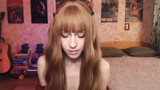 Snapshot of Friendly_Ellie chatting on 11/15/25, 12:19 Friendly Ellie online show from 11/15/25, 12:19