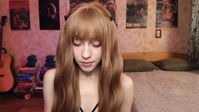 Snapshot of Friendly_Ellie chatting on 11/18/25, 11:15 Friendly Ellie online show from 11/18/25, 11:15