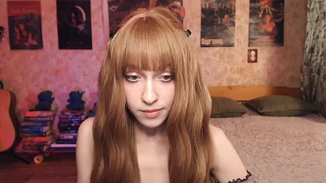 Snapshot of Friendly_Ellie chatting on 11/22/25, 01:26 Friendly Ellie online show from 11/22/25, 01:26