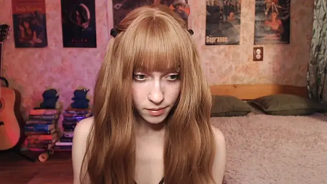 Snapshot of Friendly_Ellie chatting on 11/28/25, 10:18 Friendly Ellie online show from 11/28/25, 10:18