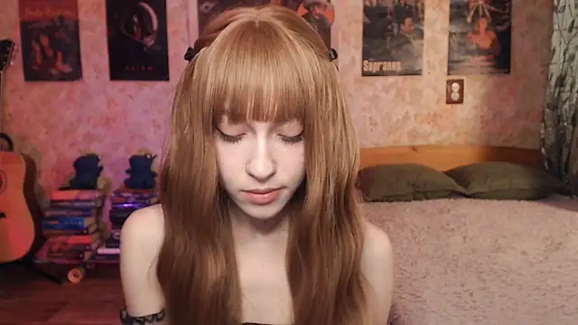 Snapshot of Friendly_Ellie chatting on 12/14/25, 12:27 Friendly Ellie online show from 12/14/25, 12:27