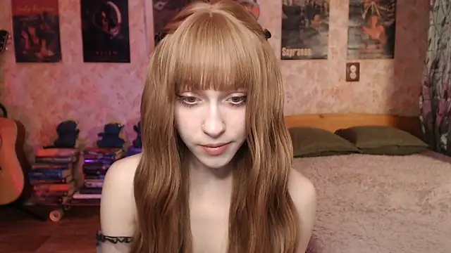 Snapshot of Friendly_Ellie chatting on 01/07/26, 12:24 Friendly Ellie online show from 01/07/26, 12:24